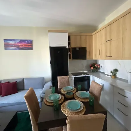 Apartment The Guest 2025 Fier